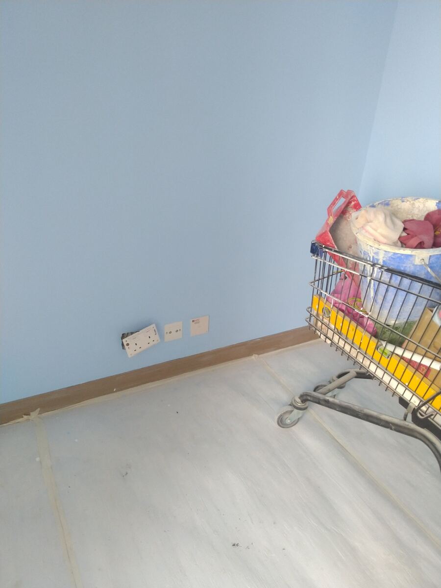 天藍色面漆．兒童房完工